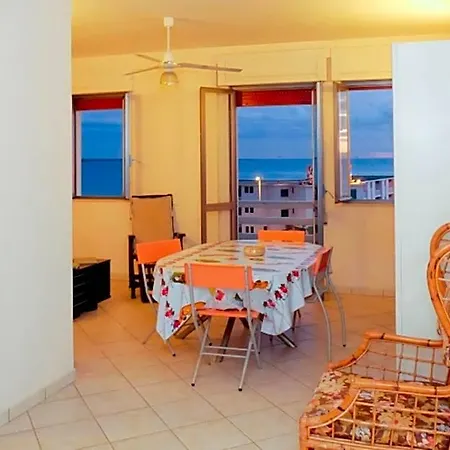 Апартаменты Stunning Sea View Flat For 6 Baia