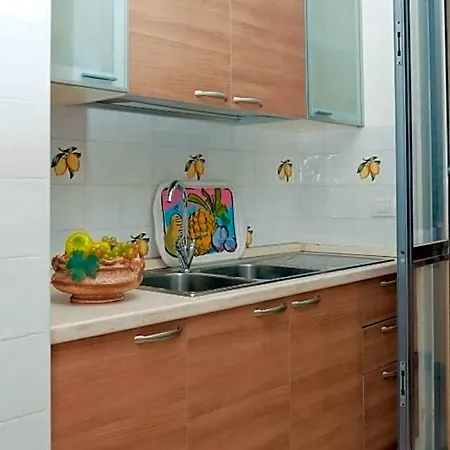 Апартаменты Stunning Sea View Flat For 6 Baia *